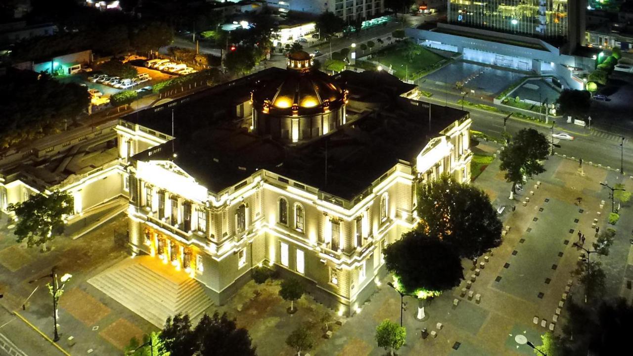 Six Hotel Guadalajara Expiatorio Bagian luar foto